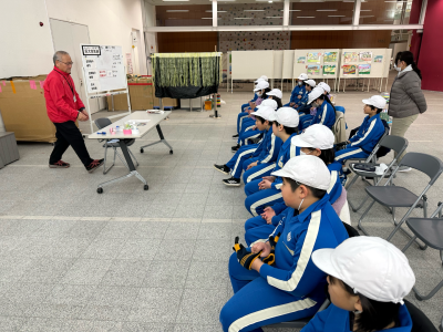 4年1組_特別活動_髙橋 敏隆_(コピー)こむこむ館見学_6