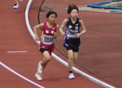 1年女子1500m (35)