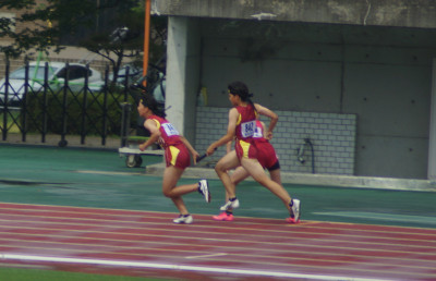 低学年女子リレー決勝 (48)