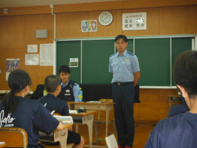 警察官 (3)