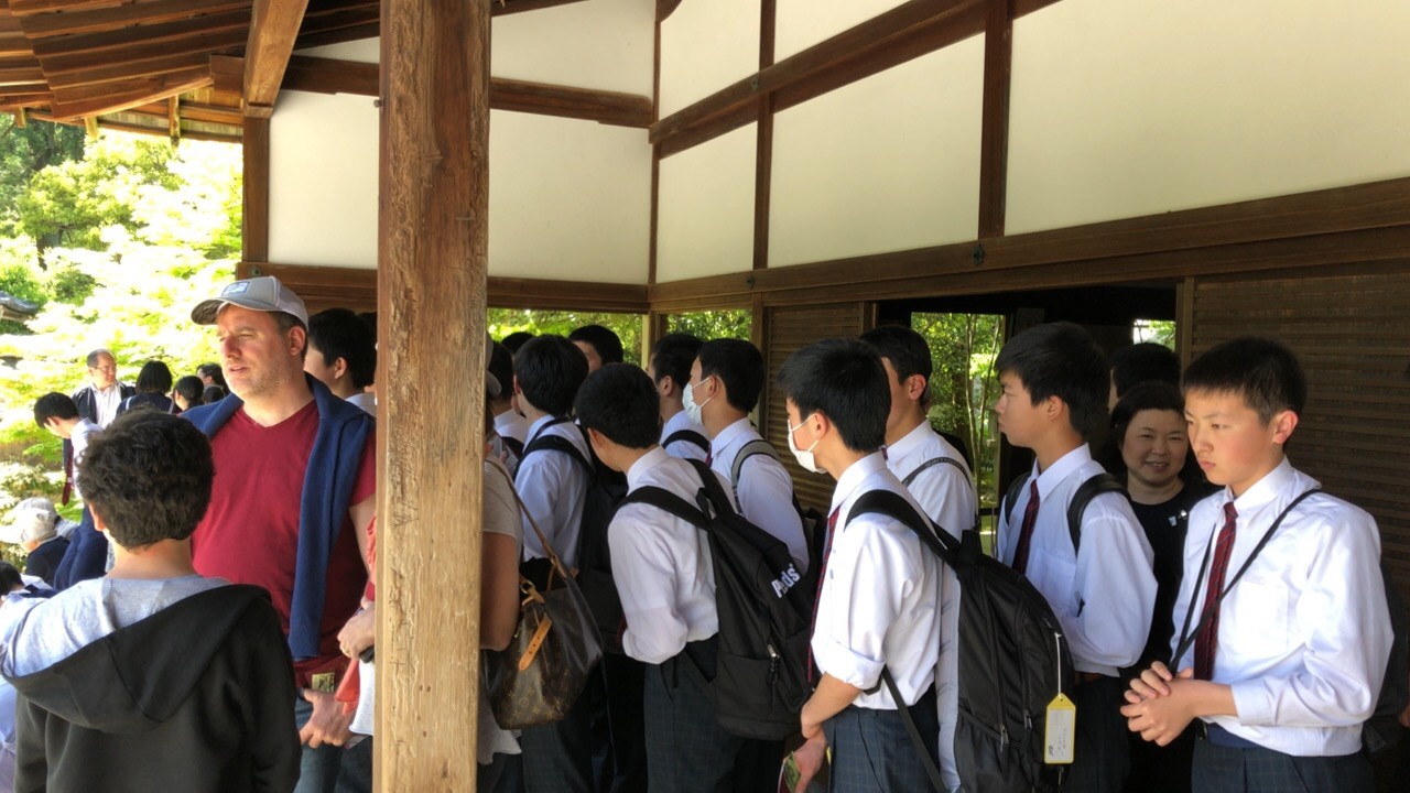 15個の石を捜しています。