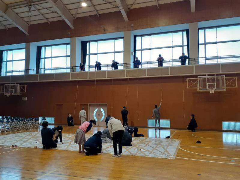 画用紙をくっつけて