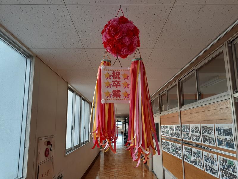 ２階３年生教室前廊下